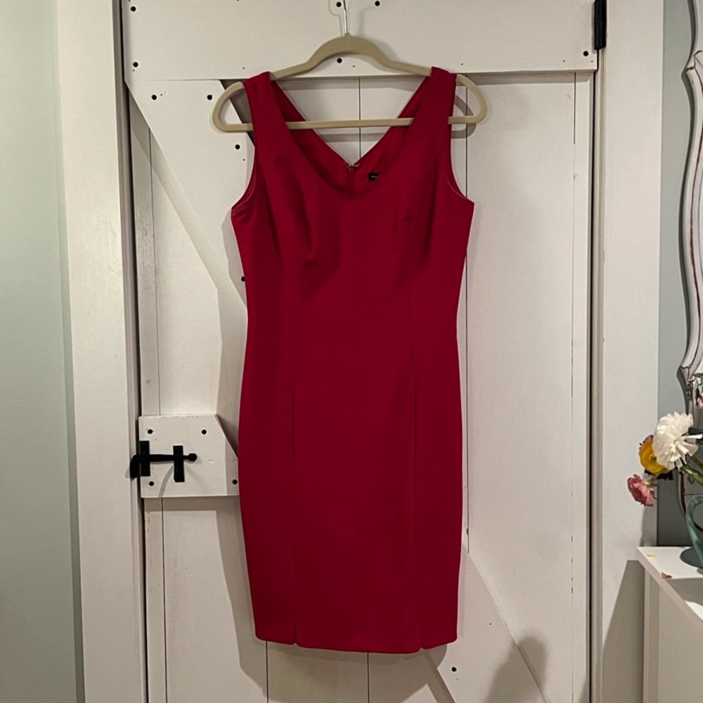 White House Black Market Red Sheath Dress Knee-Length V-Neck Sleeveless